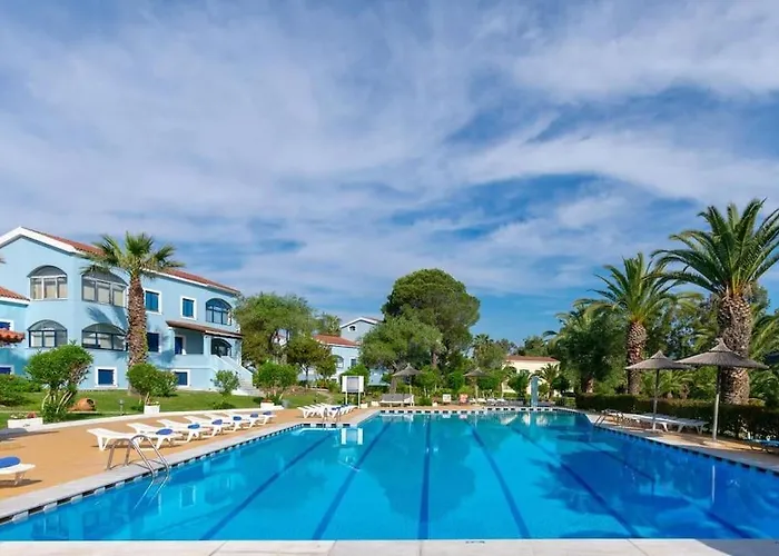 Corfiot Maisonette With Shared Pool - Govino Bay