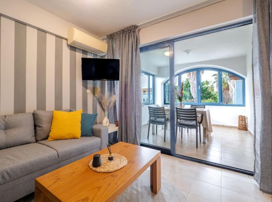 Corfiot Maisonette With Shared Pool - Govino Bay Apartment Corfu (city)