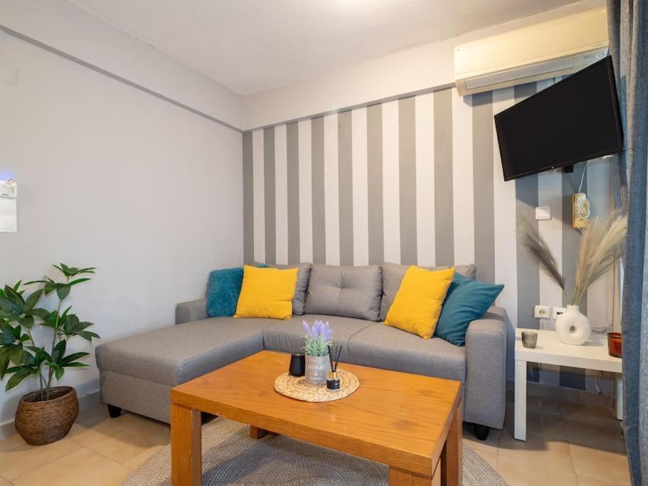Corfiot Maisonette With Shared Pool - Govino Bay Apartmán